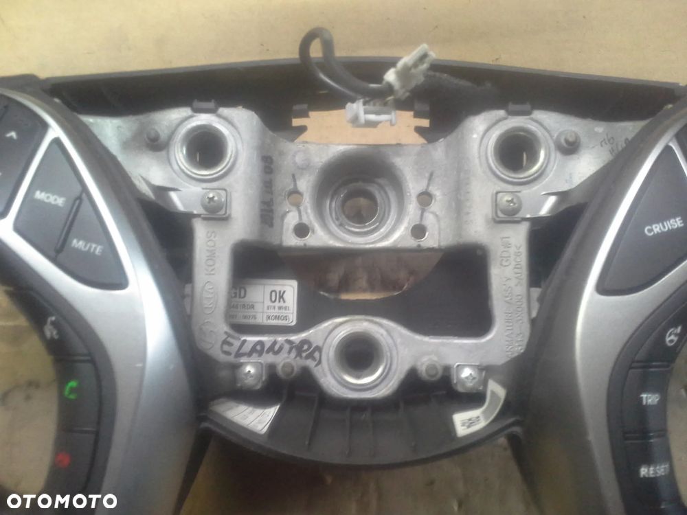 Hyundai Elantra GT wersja USA kierownica z multifunkcją - 7