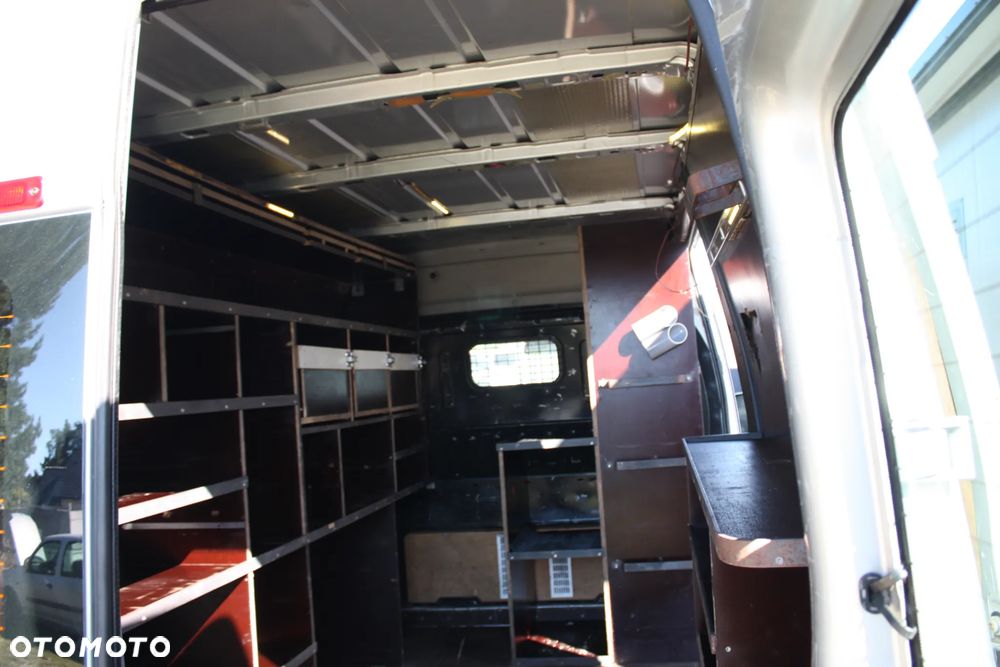 Ford Transit - 18