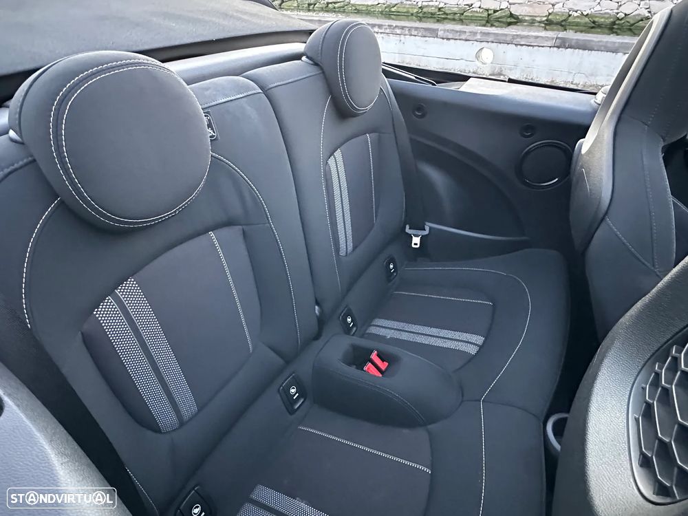 MINI Cabrio Cooper D Auto - 38