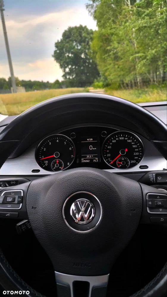 Volkswagen Passat 2.0 TSI Highline - 12