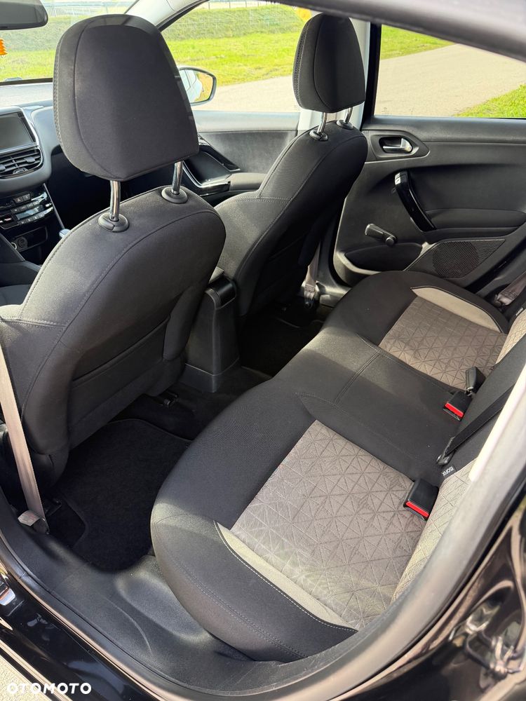 Peugeot 208 1.2 PureTech Active - 15