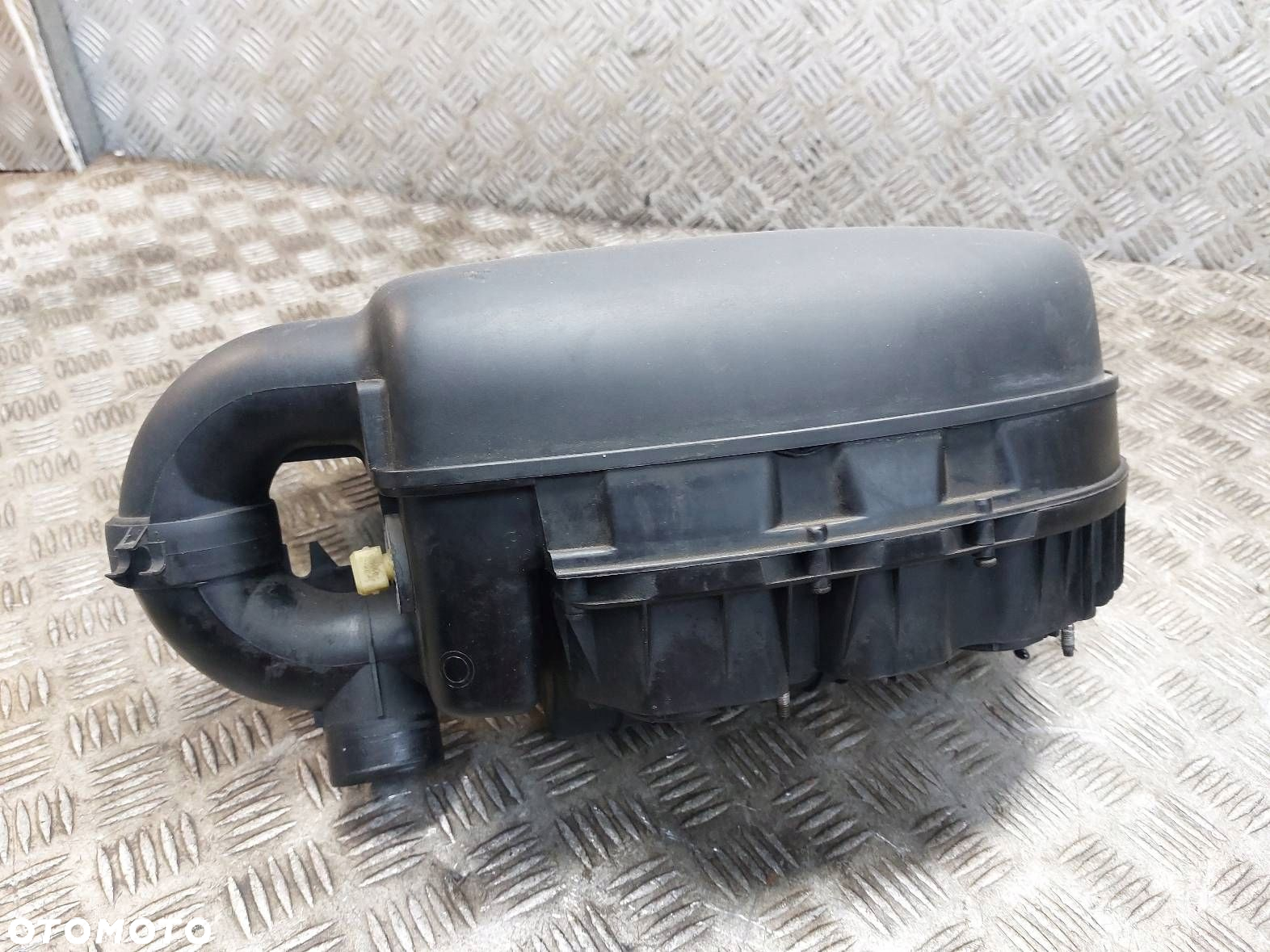 OBUDOWA FILTRA POWIETRZA CLIO II 1.9 D 7700867960M - 2