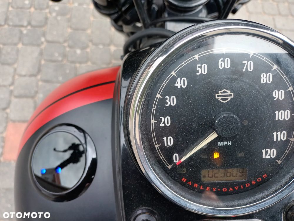 Harley-Davidson Dyna Fat Bob - 11