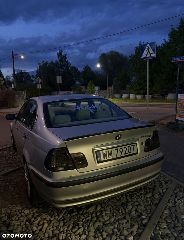 BMW Seria 3 323i - 9