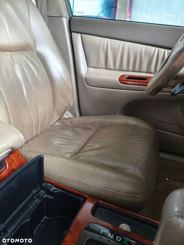 Toyota Camry - 22