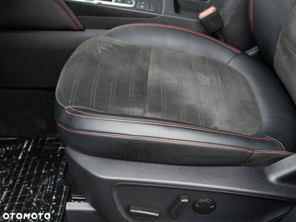 Ford Kuga - 10