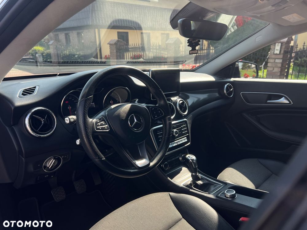 Mercedes-Benz CLA 200 - 5