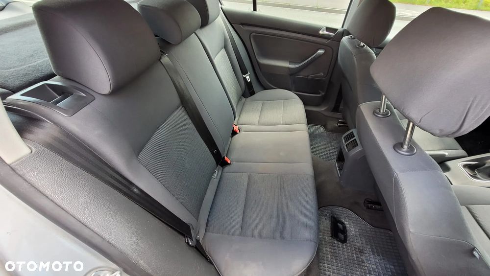 Volkswagen Golf - 5