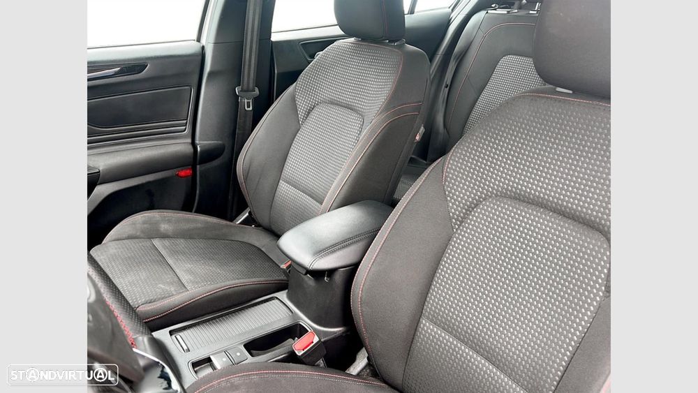 Ford Focus 1.0 EcoBoost MHEV ST-Line - 13