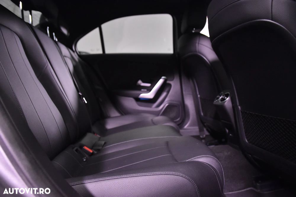 Mercedes-Benz A 180 d Sedan Aut. - 11
