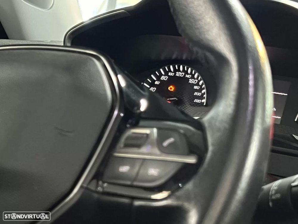 Peugeot 2008 PureTech 100 Stop&Start Allure - 28