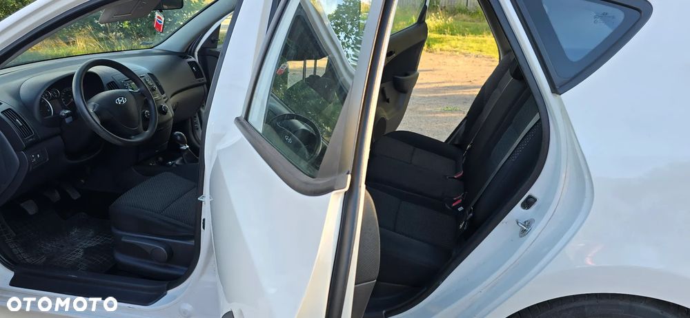 Hyundai i30 1.4 Classic + - 14