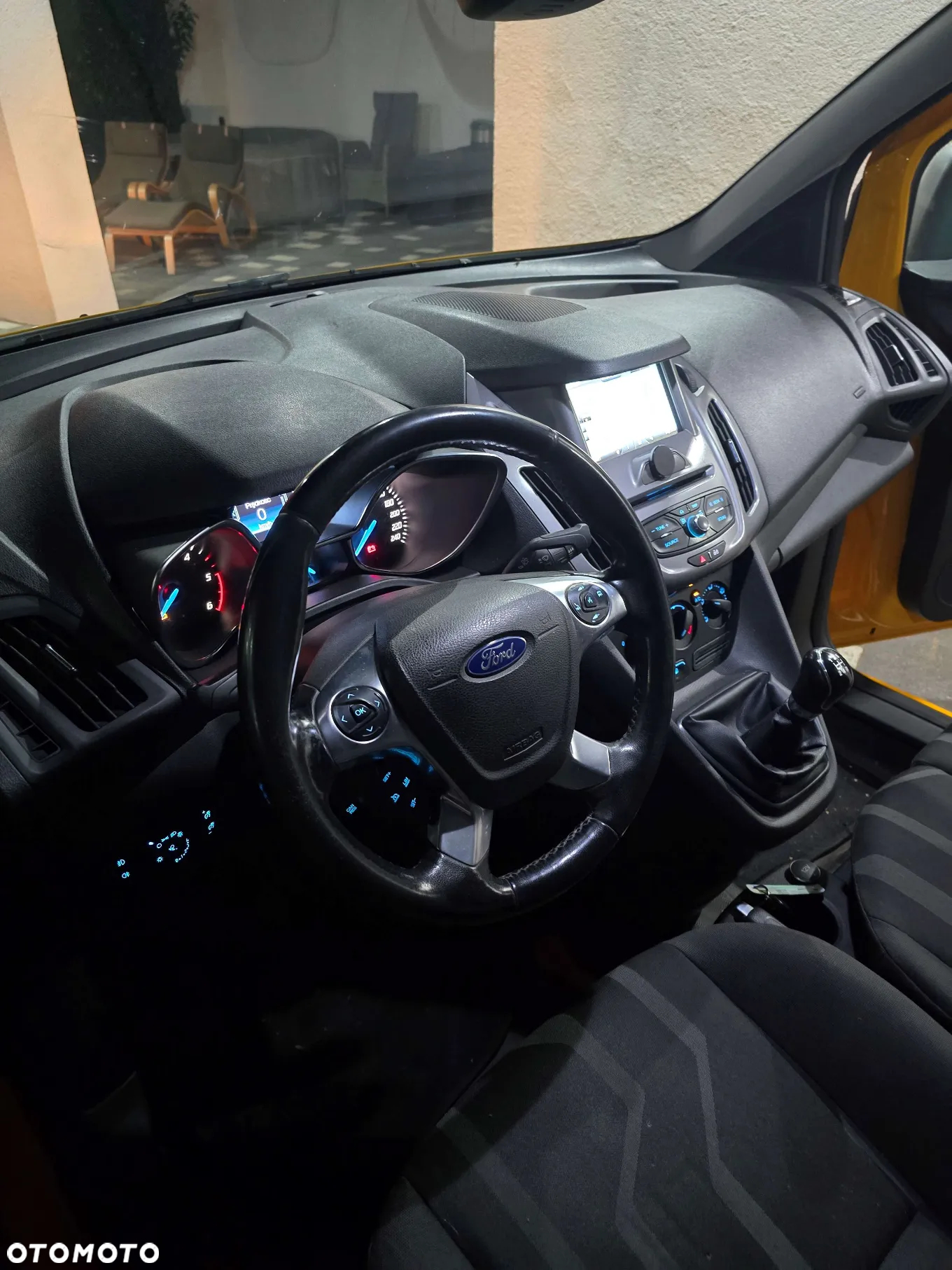 Ford Transit Connect - 8