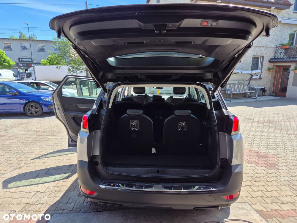 Peugeot 5008 1.5 BlueHDi Allure S&S - 9