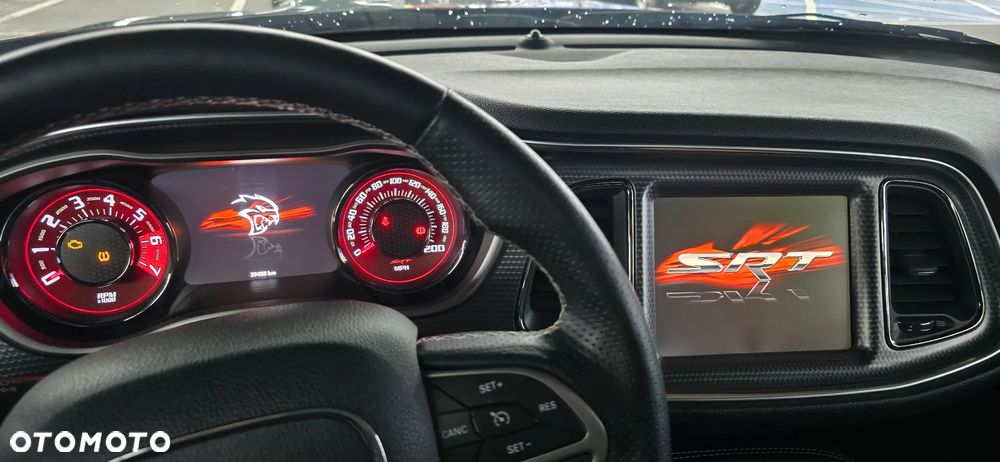 Dodge Challenger - 13