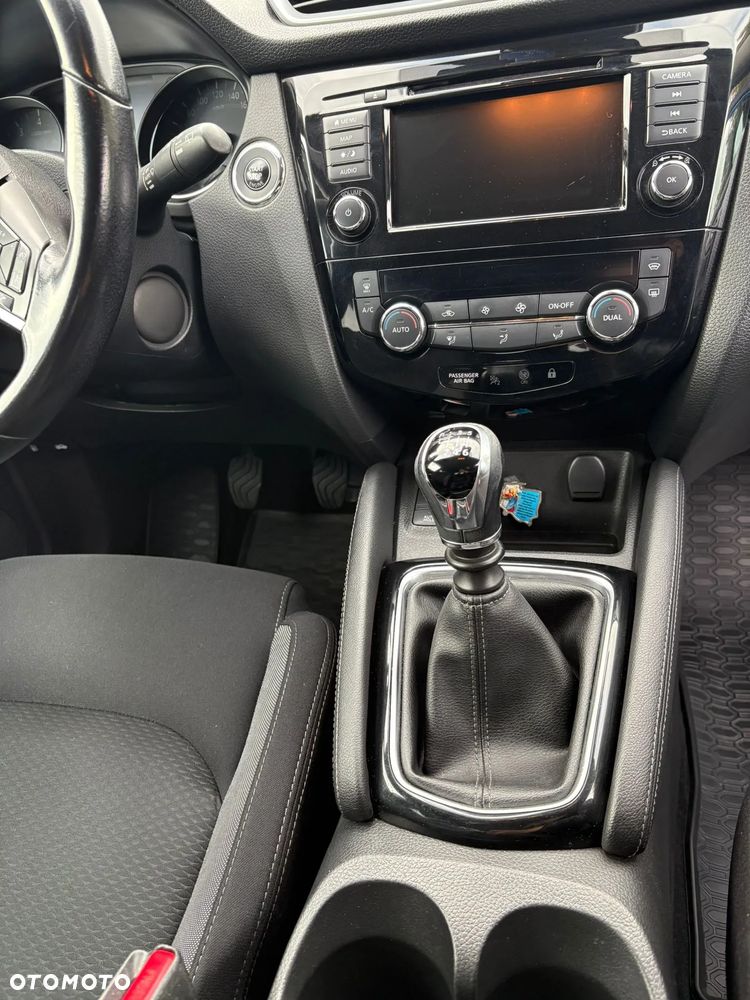 Nissan Qashqai 1.3 DIG-T N-Connecta EU6d - 6