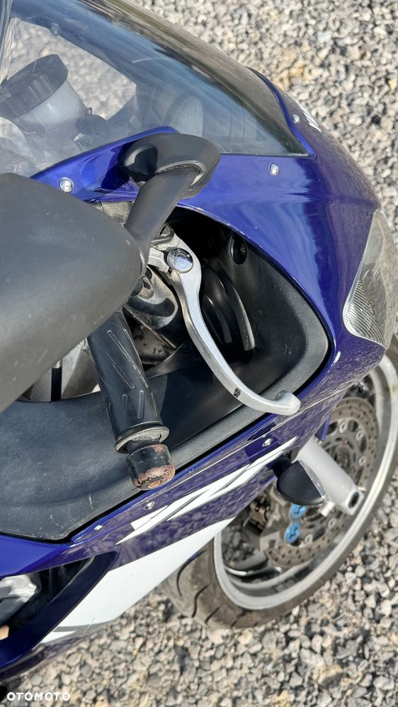 Yamaha R6 - 4