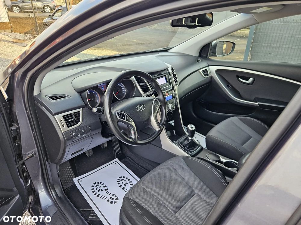 Hyundai i30 blue Kombi 1.6 CRDi Style - 19