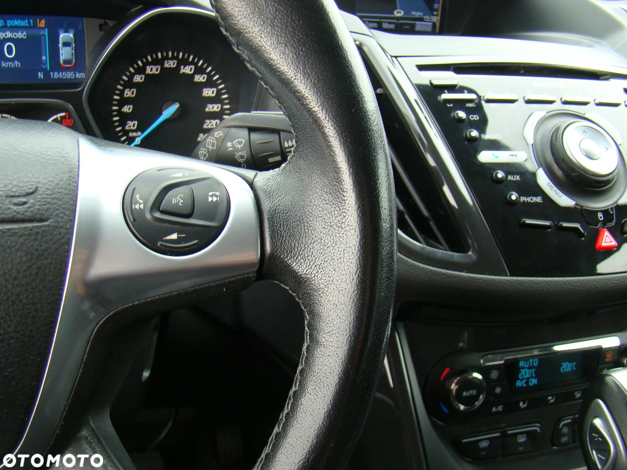 Ford Kuga 2.0 TDCi 4x4 Individual - 28