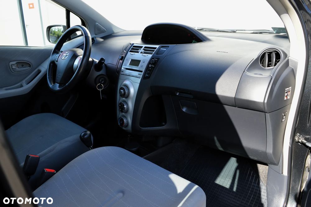 Toyota Yaris 1.3 Luna - 10