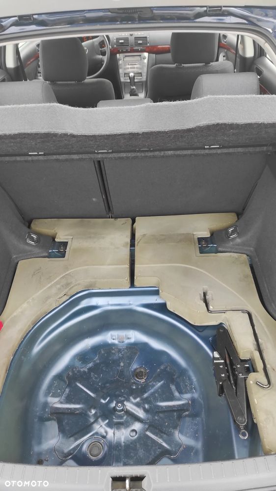 Toyota Avensis 2.0 VVT-i Travel - 7