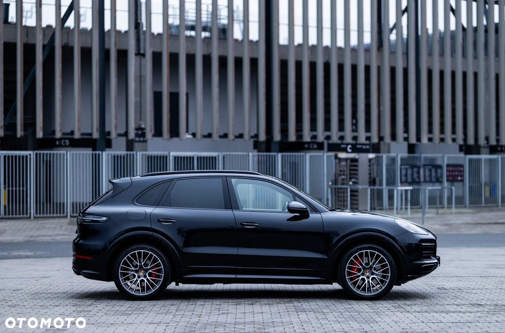 Porsche Cayenne - 4