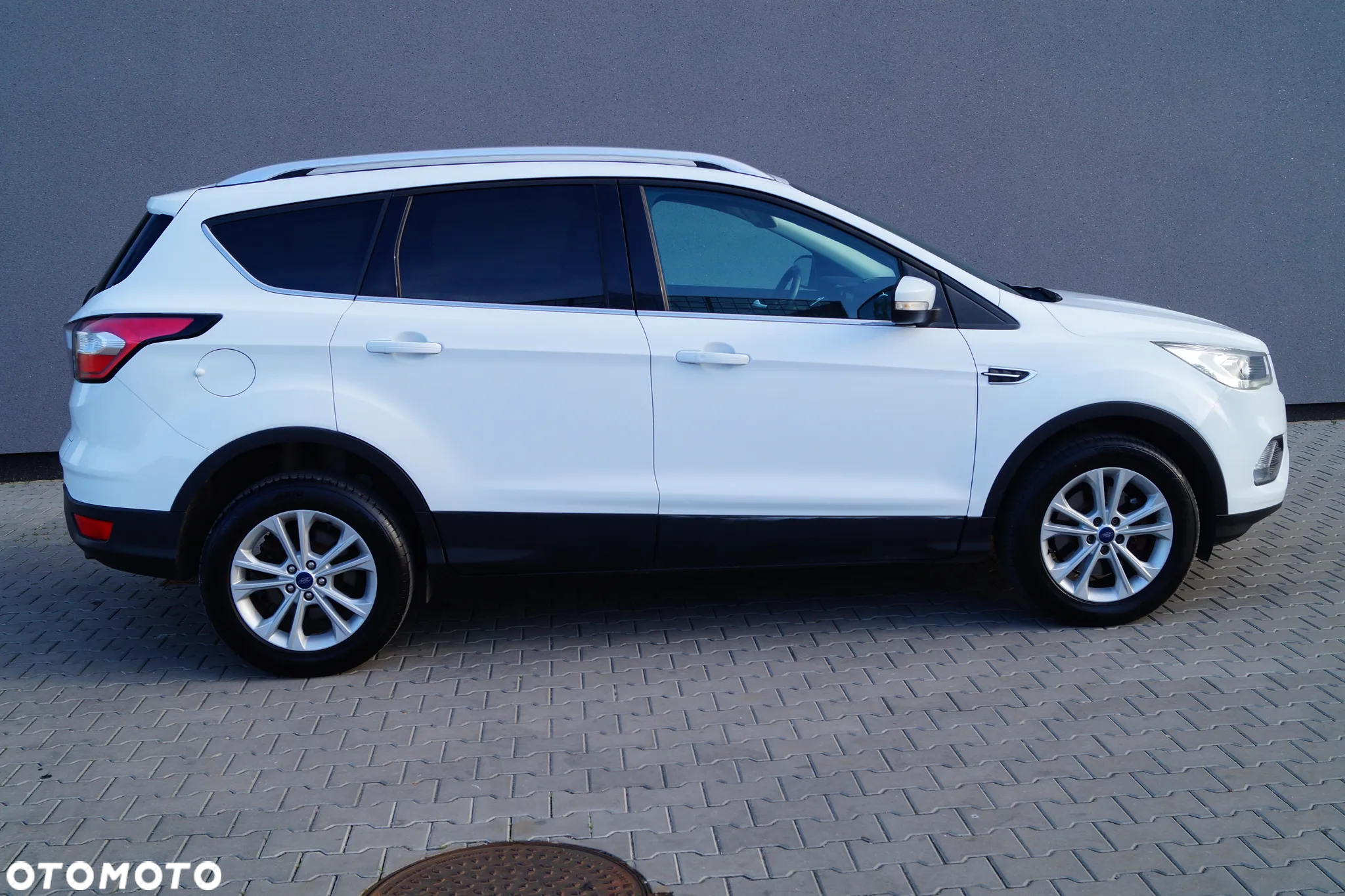 Ford Kuga 2.0 TDCi FWD Titanium Plus - 8