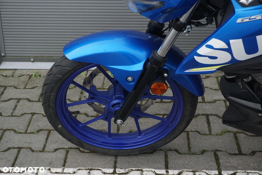 Suzuki GSX - 7