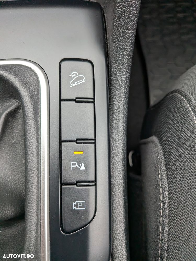 Kia Sportage 1.6 T-GDI 6MT 4x2 Urban - 27