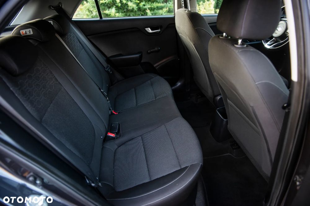 Kia Rio 1.2 L Business Line - 36