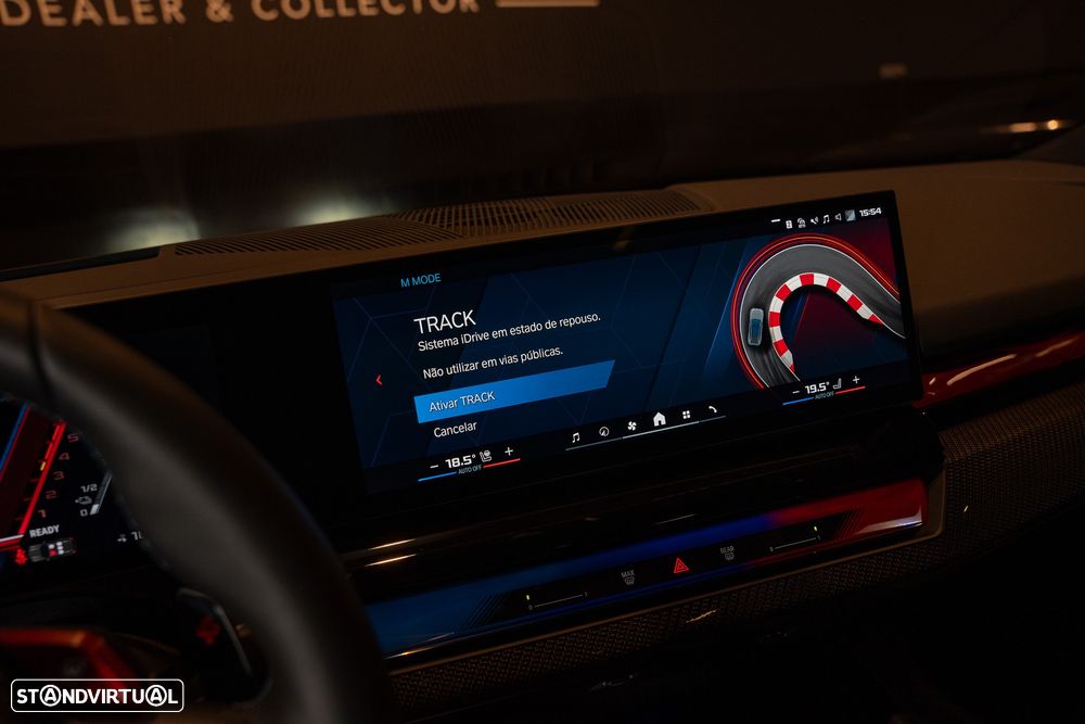 BMW M5 Touring xDrive - 33