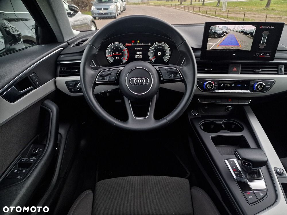 Audi A4 Limousine - 11