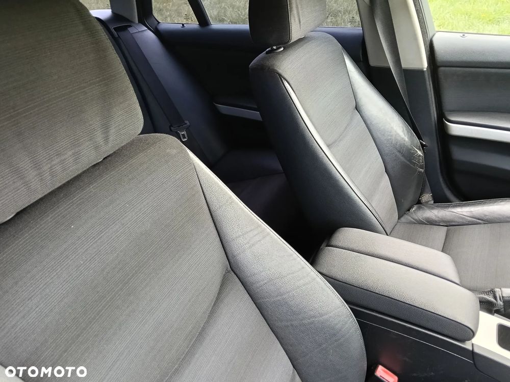 BMW Seria 3 320i - 12