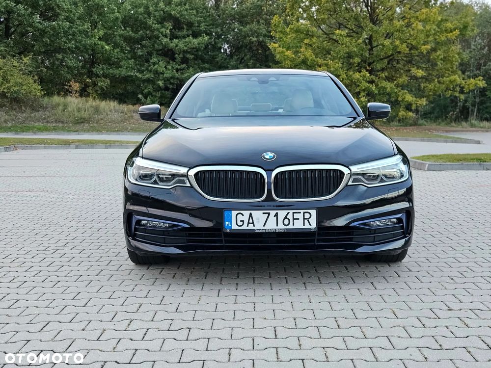BMW Seria 5 530i xDrive Luxury Line - 11