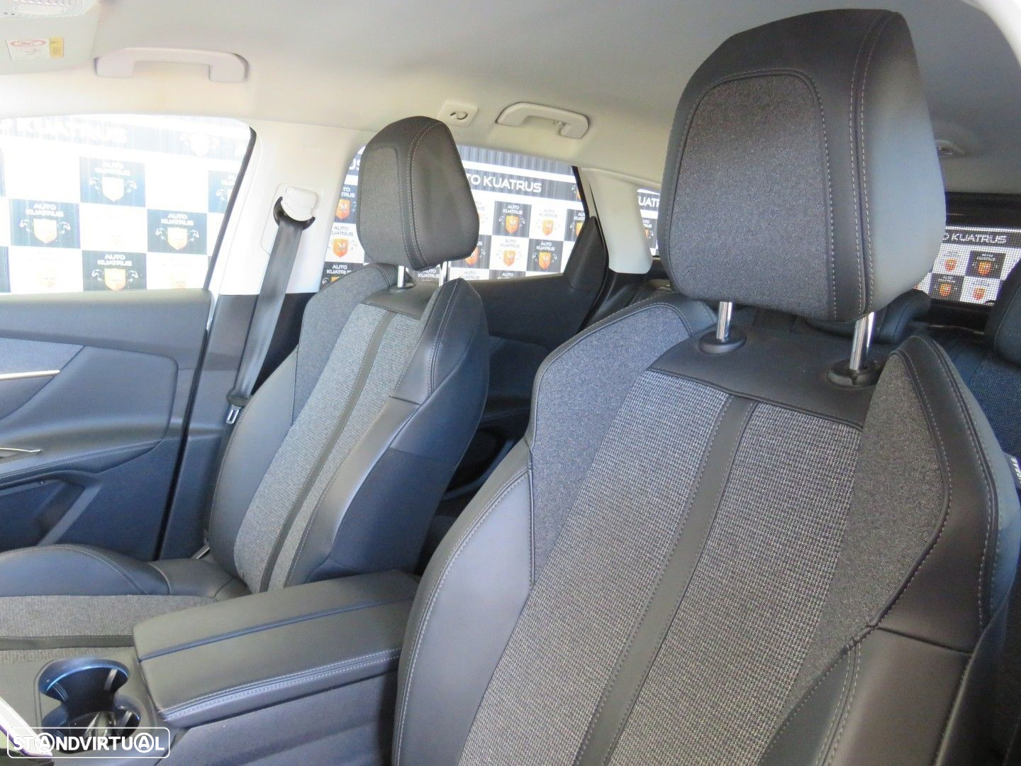 Peugeot 3008 1.5 BlueHDi Allure EAT8 - 19