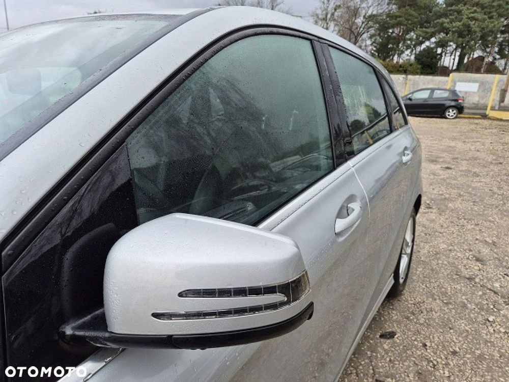 Mercedes-Benz Klasa B 180 BlueEFFICIENCY Edition - 8