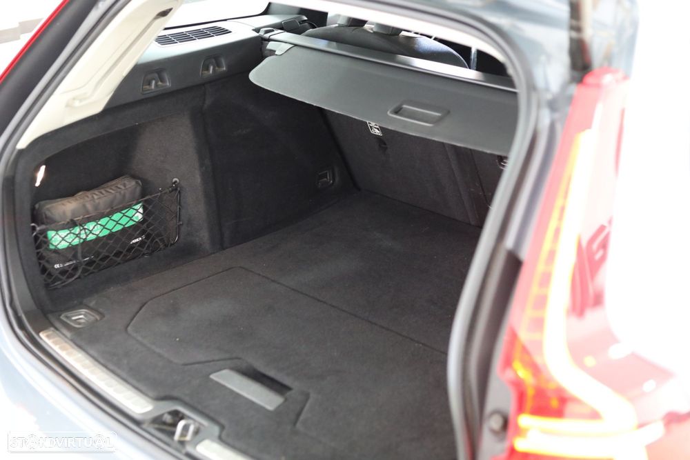 Volvo V60 2.0 T6 AWD TE Core - 41