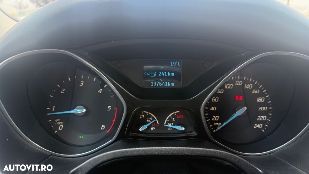 Ford Focus 1.6 TDCi DPF Ambiente - 7