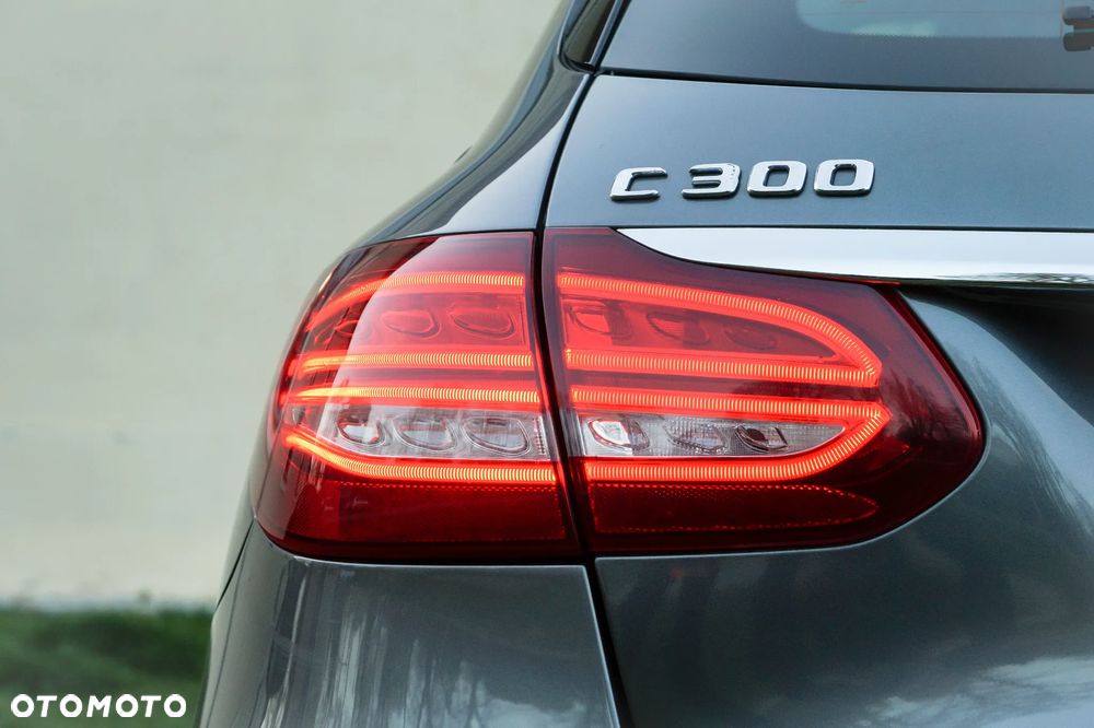 Mercedes-Benz Klasa C 300 9G-TRONIC AMG Line - 6