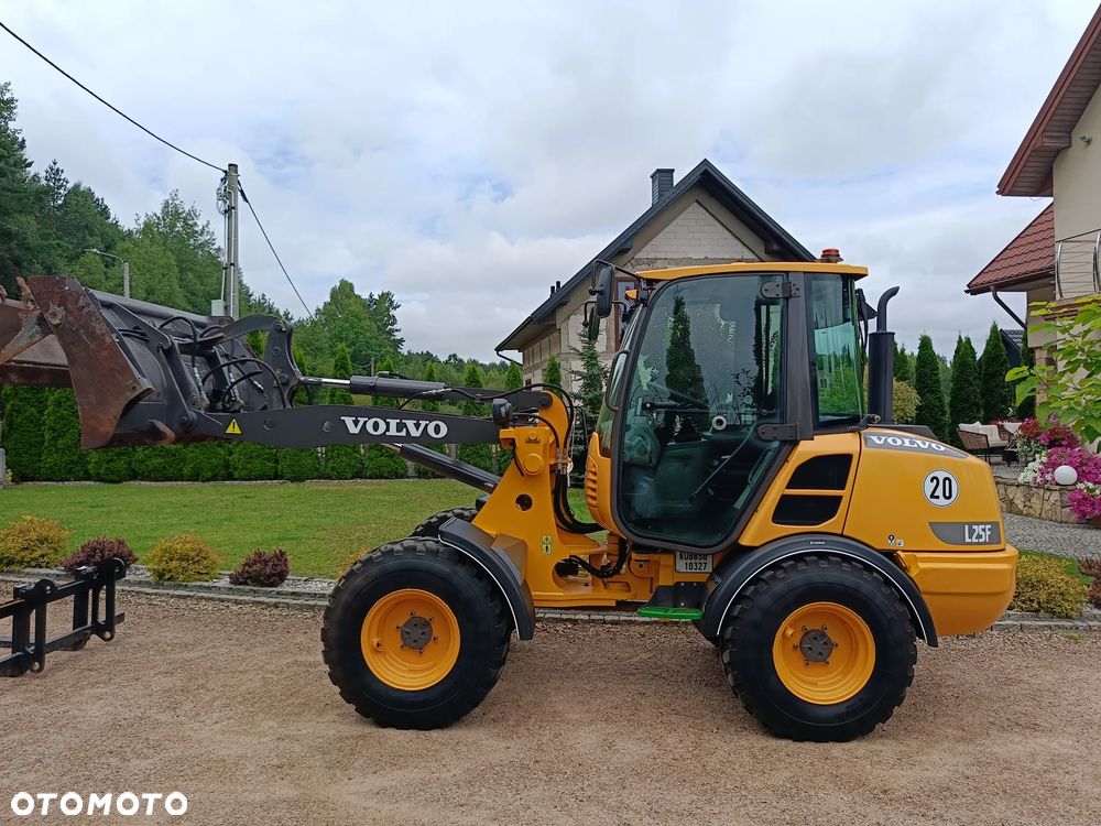 Volvo L25F - 3