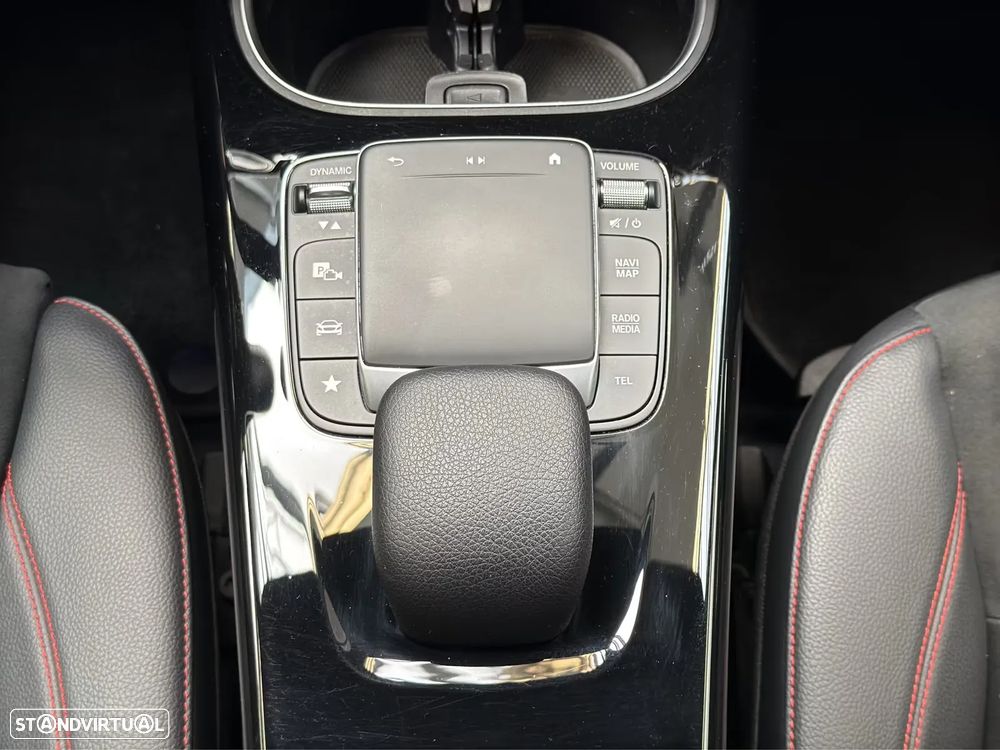 Mercedes-Benz A 250 Limousine e AMG Line - 15