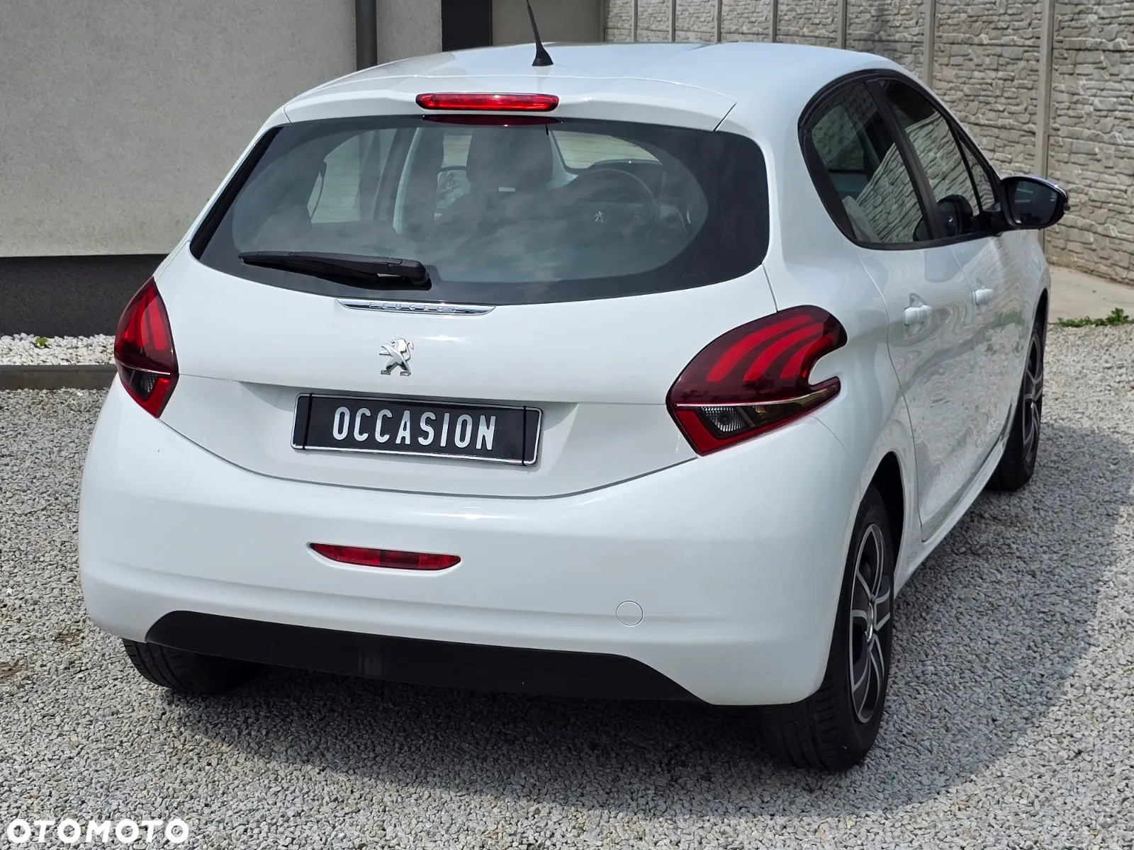 Peugeot 208 - 3