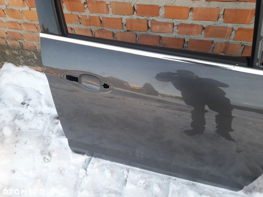 Drzwi prawe przód przednie Ford C-Max II MK2 lift kod lakieru BE - 5