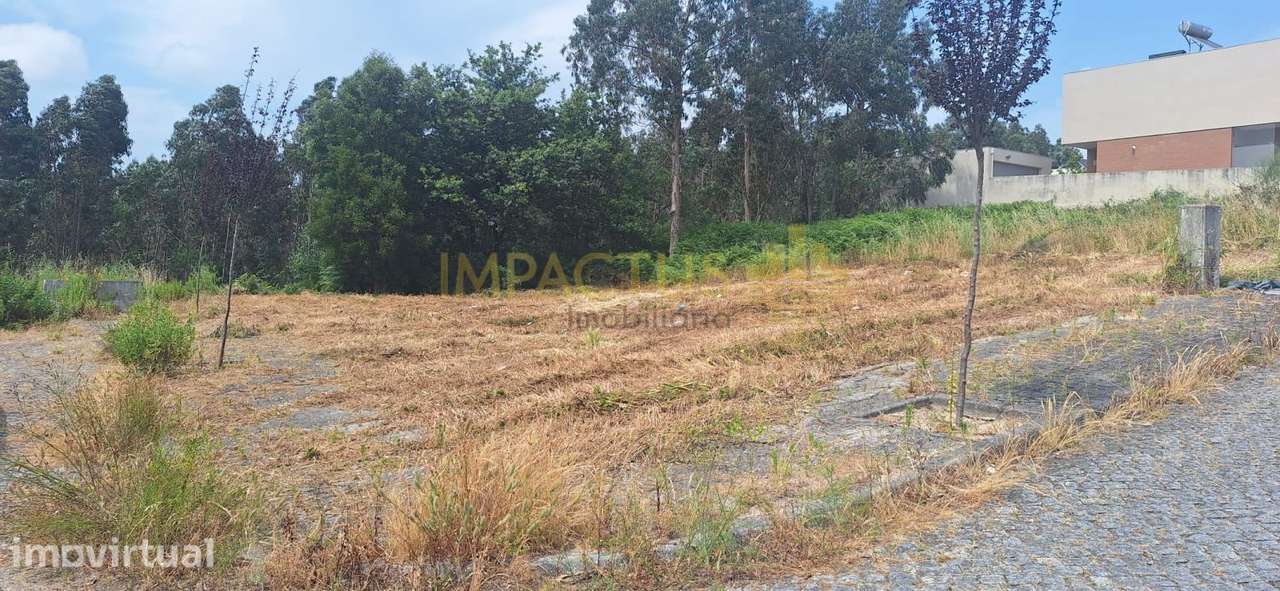 Terreno com 370m2 em São Mamede - Grande imagem: 3/4