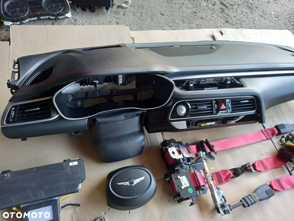 KONSOLA DESKA 3x airbag 4 PASY GENESIS G70 lift - 2