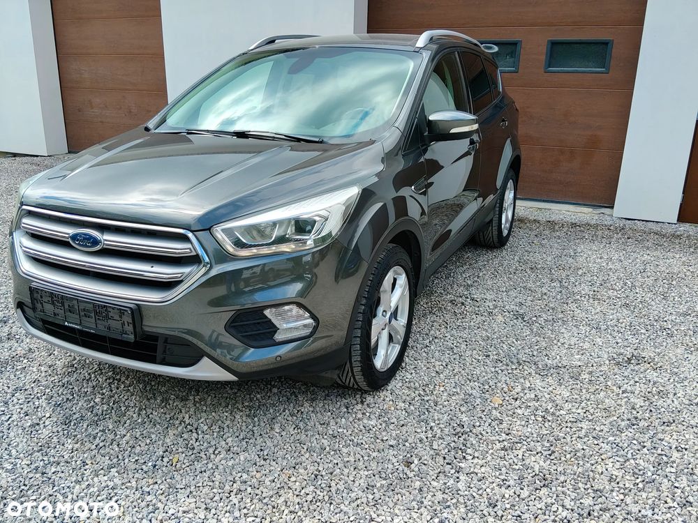 Ford Kuga 2.0 TDCi 2x4 Titanium - 4