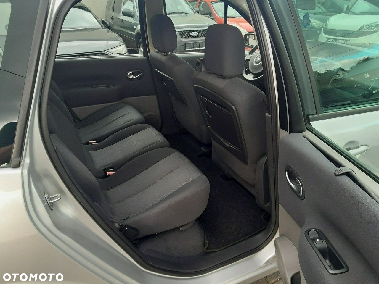 Renault Scenic 1.6 16V Authentique - 12