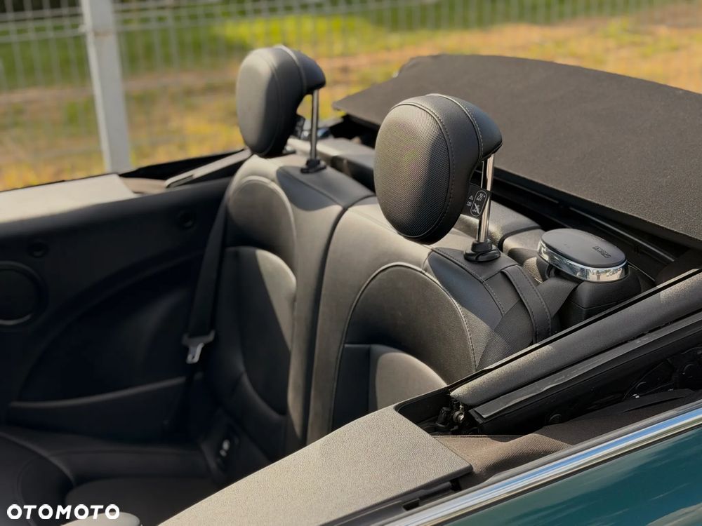 MINI Cooper Standard - 16