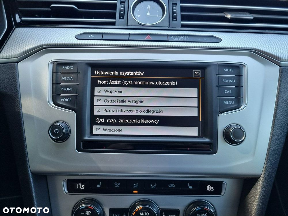 Volkswagen Passat - 24