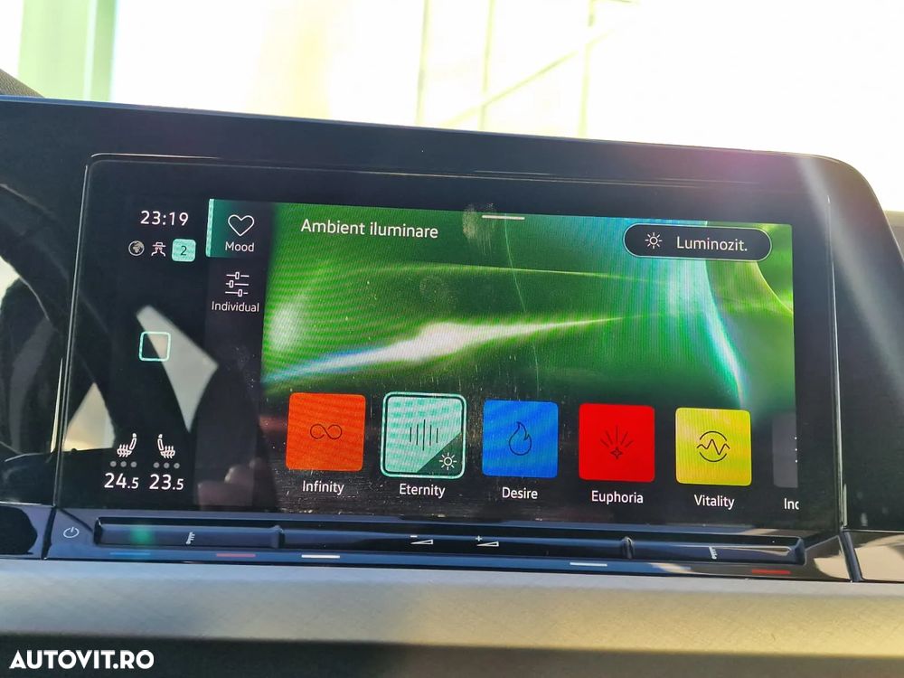 Volkswagen Golf 2.0 TDI SCR DSG Life - 20